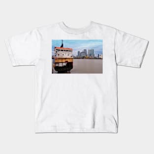 Canary Wharf London Docklands England UK Kids T-Shirt